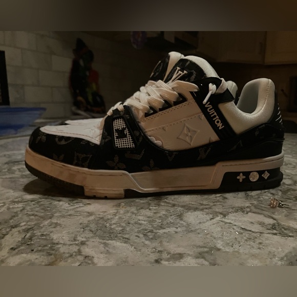 Louis Vuitton Trainers - Picture 5 of 5